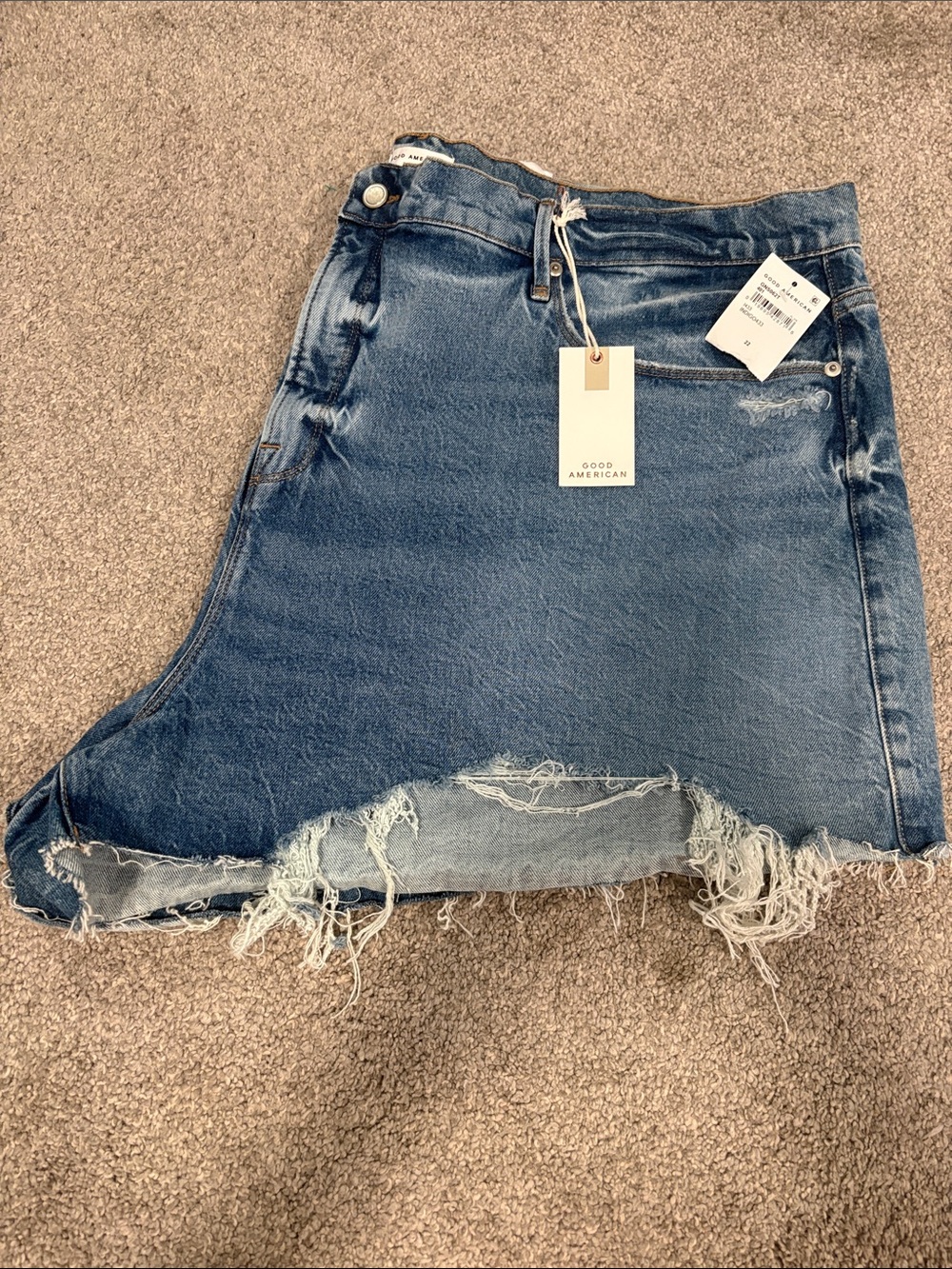 New! Good American Good 90’s Jean Shorts